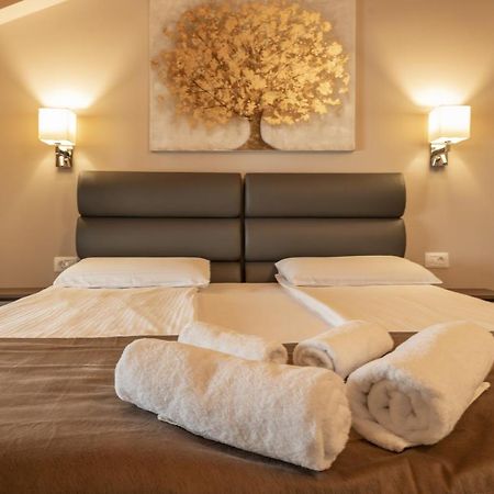 Aaa Apartments & Rooms 普拉 外观 照片
